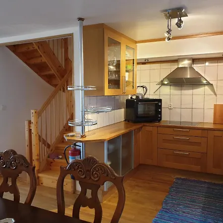 Idyllisk Rorbu I Lun Og Stille Havn Feriehus Storebø